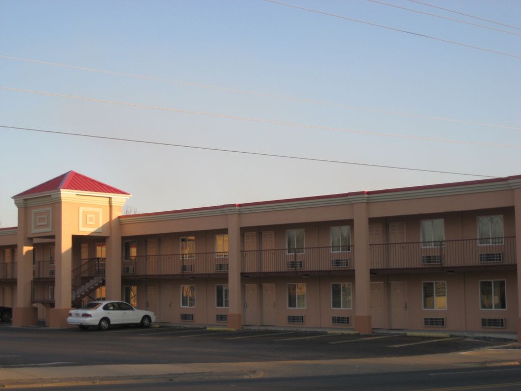 Sands Central Inn Hot Springs Extérieur photo