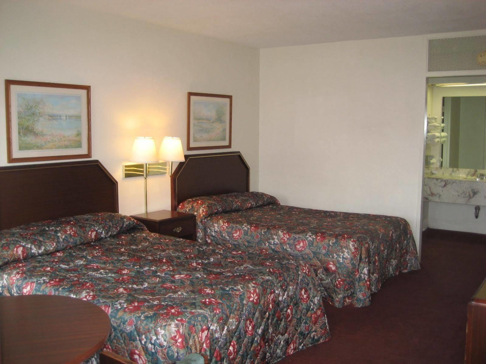 Sands Central Inn Hot Springs Extérieur photo